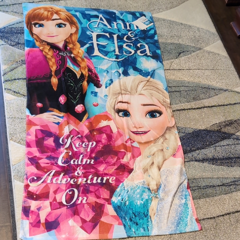 Frozen Anna & Elsa Beach Towel